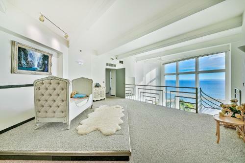 Dolphin View Vista