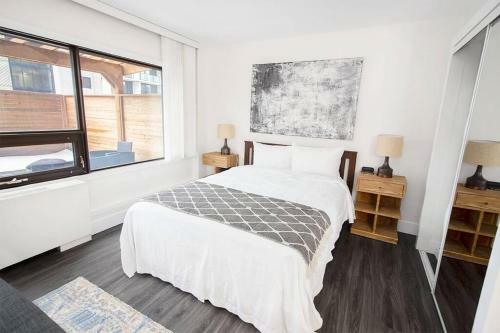 Apartamento Cozy Studio On 4th Floor With Wi-fi, Patio, Parking & Laundry!