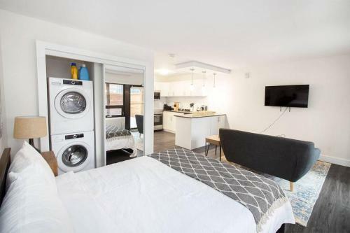 Apartamento Cozy Studio On 4th Floor With Wi-fi, Patio, Parking & Laundry!