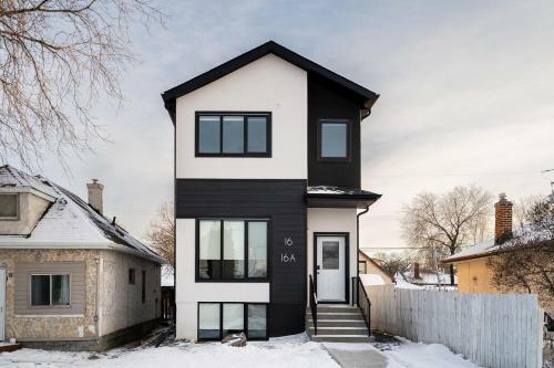 16 Essex Avenue