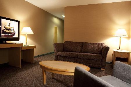 Ramada Hotel Downtown Prince George - Junior Suite