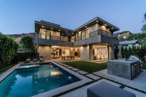 Oak Villa