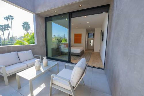 Alta Villa