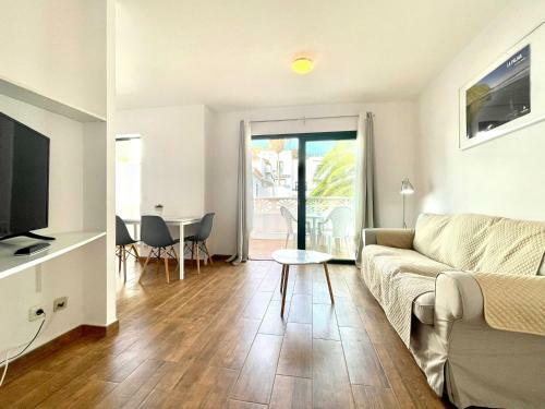 Cozy Apartment With 2 Bedrooms And Pool In Los Cancajos