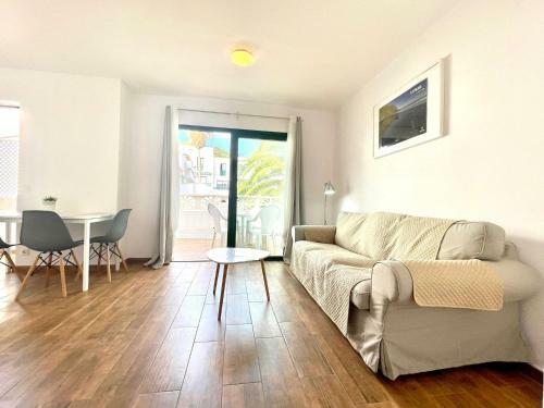 Cozy Apartment With 2 Bedrooms And Pool In Los Cancajos