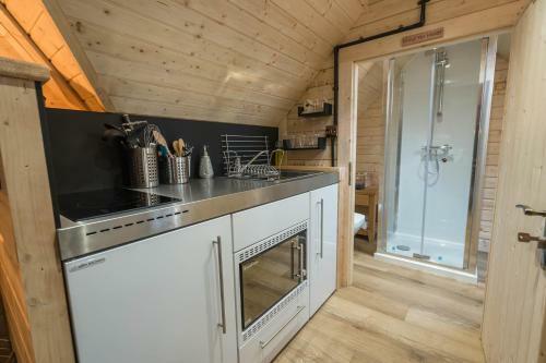 Cosy Cabin In The Woods For Two