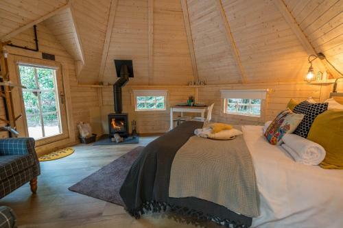 Cosy Cabin In The Woods For Two