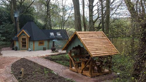Cosy Cabin In The Woods For Two