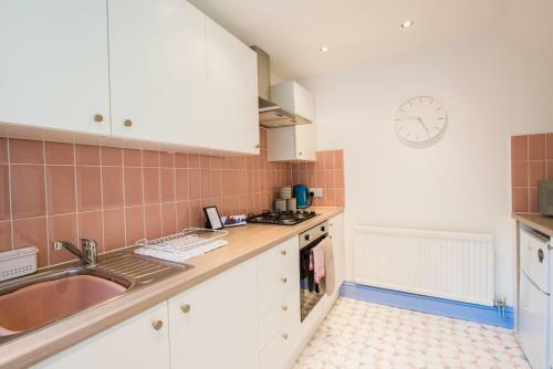 1 Bed Central Cardiff Apartment With Free Parking