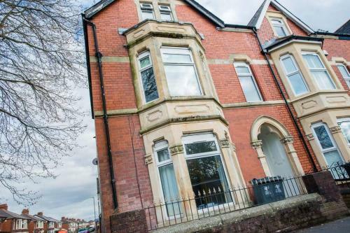 1 Bed Central Cardiff Apartment With Free Parking