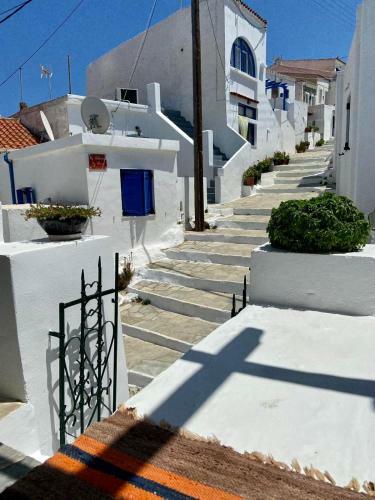 Cycladic Maisonette (dryopida, Kythnos)
