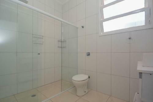 Casa Com Piscina A 200m Da Praia Do Tombo No Guaruj�