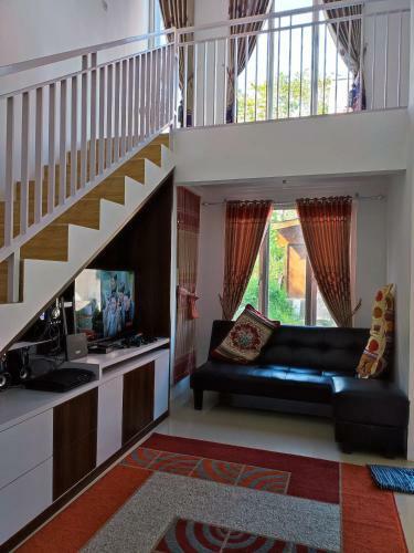 Quincy Villa Batu