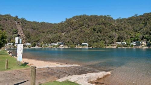 Happy Ours - Patonga Beach