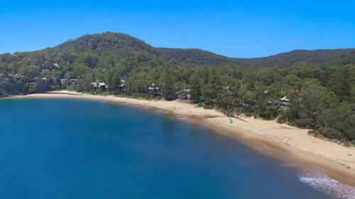 Paralia - Pearl Beach Family Fun