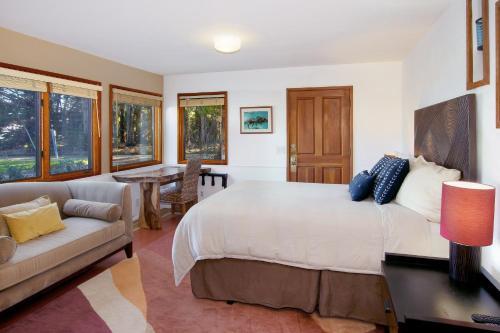 Pelton Manor