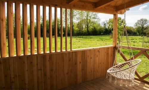 Meadow Hide - Hot Tub, Chichester