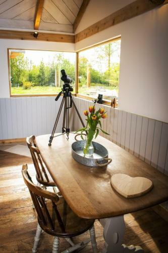 Meadow Hide - Hot Tub, Chichester