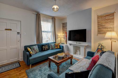 *new* Chester Canal Side 2 Bed Character Home