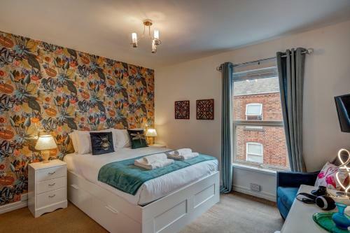 *new* Chester Canal Side 2 Bed Character Home