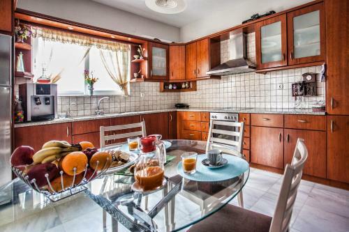 Apartamento Antonella Home, Holiday Apt With Sea Views!