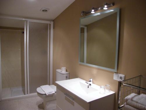 Hostal Amolls Restaurant I Habitacions
