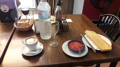 Hostal Pensi�n Venta De T�bar