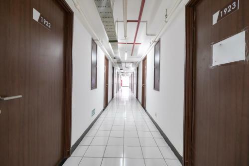 Hotel Reddoorz Apartment At Gunung Putri Square