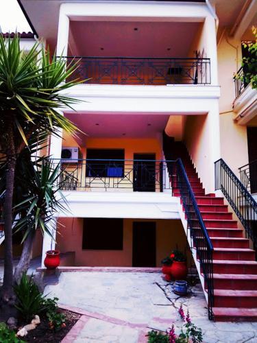 Ourania's Apartment 2