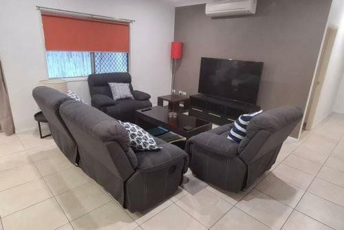 Trendy 4 Bedroom In Fairfield Waters