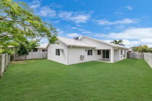 Trendy 4 Bedroom In Fairfield Waters