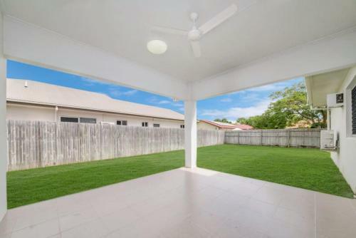 Trendy 4 Bedroom In Fairfield Waters