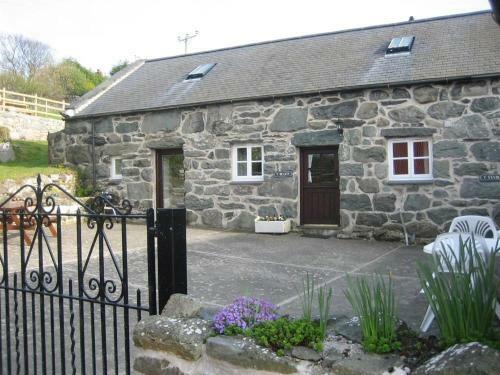 Old Byre Cottage Near Harlech 4060