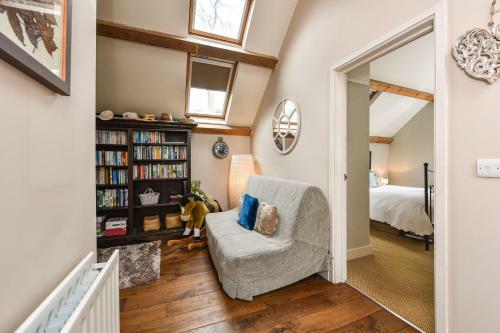 Les Charmettes , Haslemere