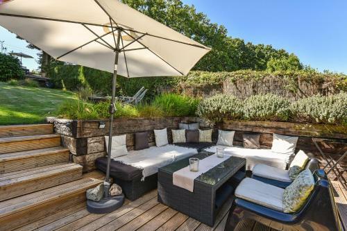 Les Charmettes , Haslemere