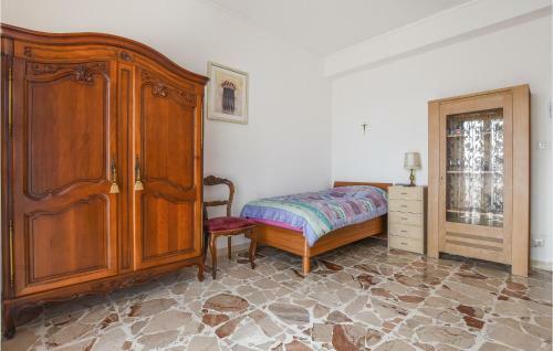 Stunning Apartment In Giarre With Wifi And 2 Bedrooms
