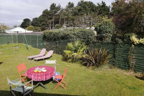 The Beach Cottage 1 Minute Walk From The Sea