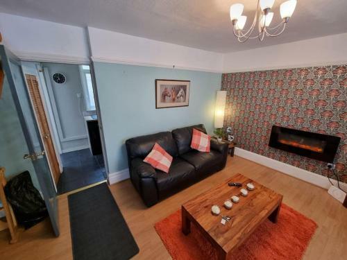 Charming 2 Bed House, Great Location, Dog Friendly