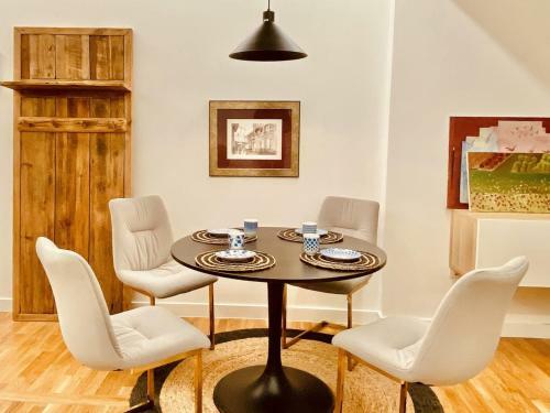 Quiet And Cozy Downtown Apartment