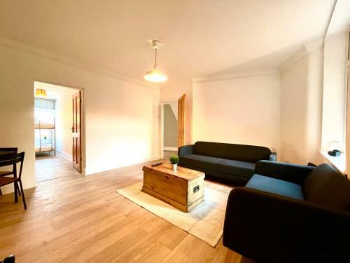 Huge Serviced Apartment With Free Parking