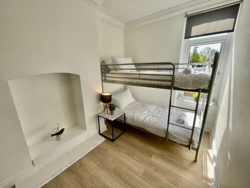 Huge Serviced Apartment With Free Parking