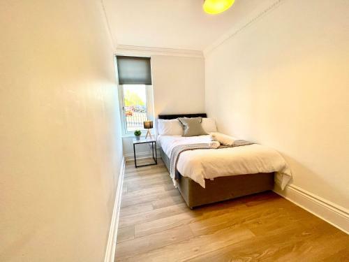 Huge Serviced Apartment With Free Parking