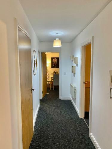 Best Lfc View - Charming 2 Bedroom Apartment In Liverpool With Parking