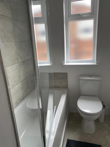 Stylish & Modern 4 Bedroom Sleep 8