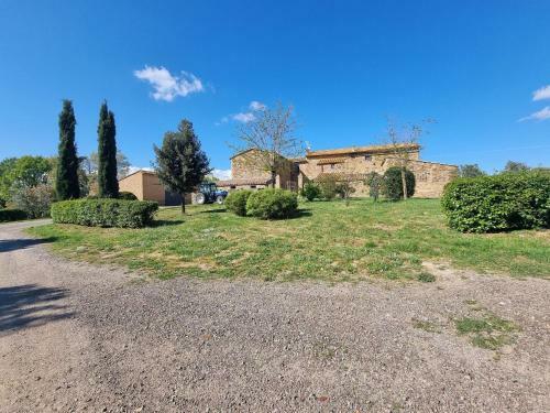 Splendid Holiday In Montalcino With Shared Pool