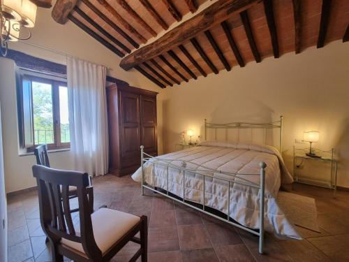 Splendid Holiday In Montalcino With Shared Pool