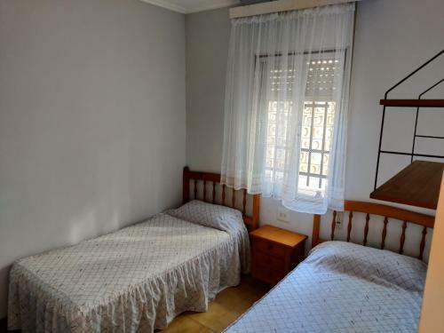 Casa Chalet Independiente En Calle Privada
