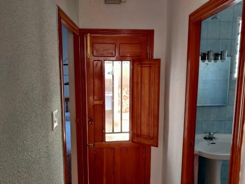 Casa Chalet Independiente En Calle Privada