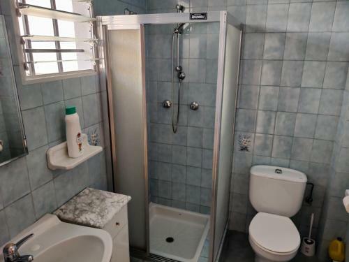 Casa Chalet Independiente En Calle Privada
