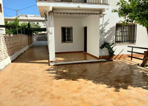 Casa Chalet Independiente En Calle Privada